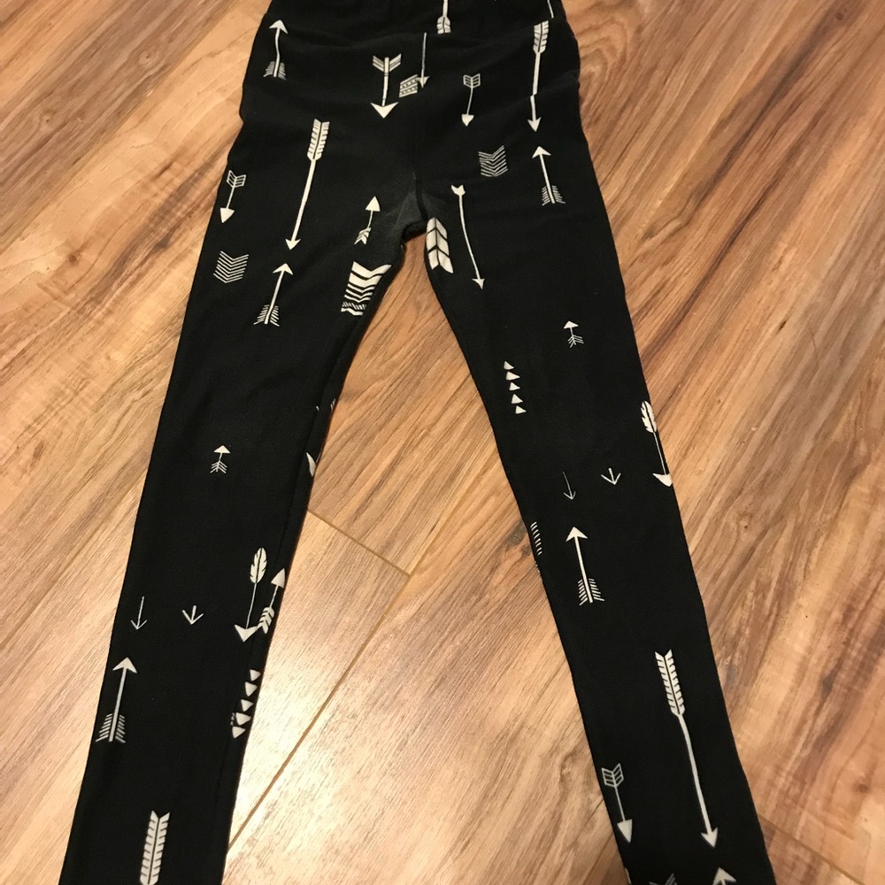 Youth lularue arrow leggings size lg youth